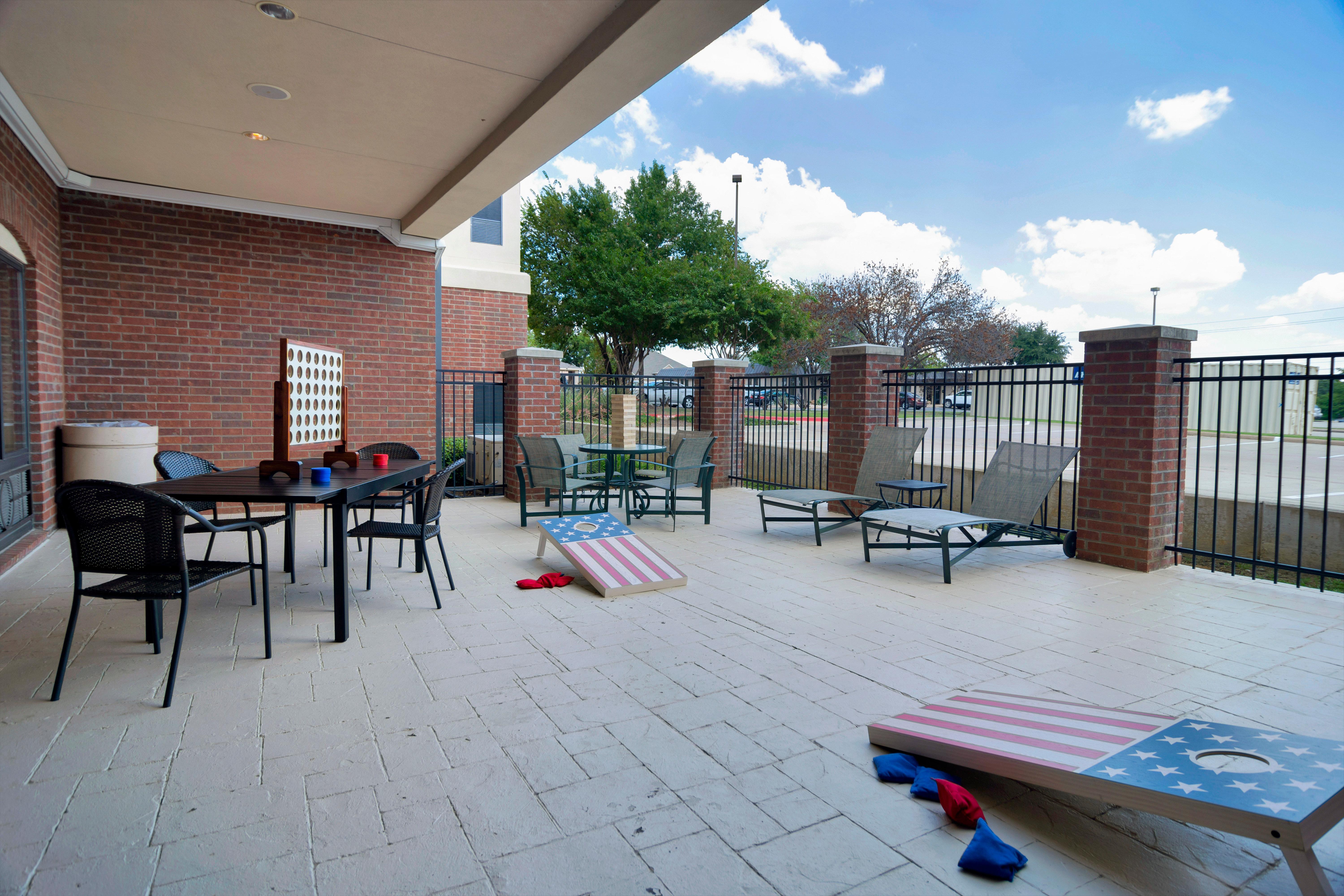 Holiday Inn Express Hotel & Suites Dfw West - Hurst By Ihg Exterior photo