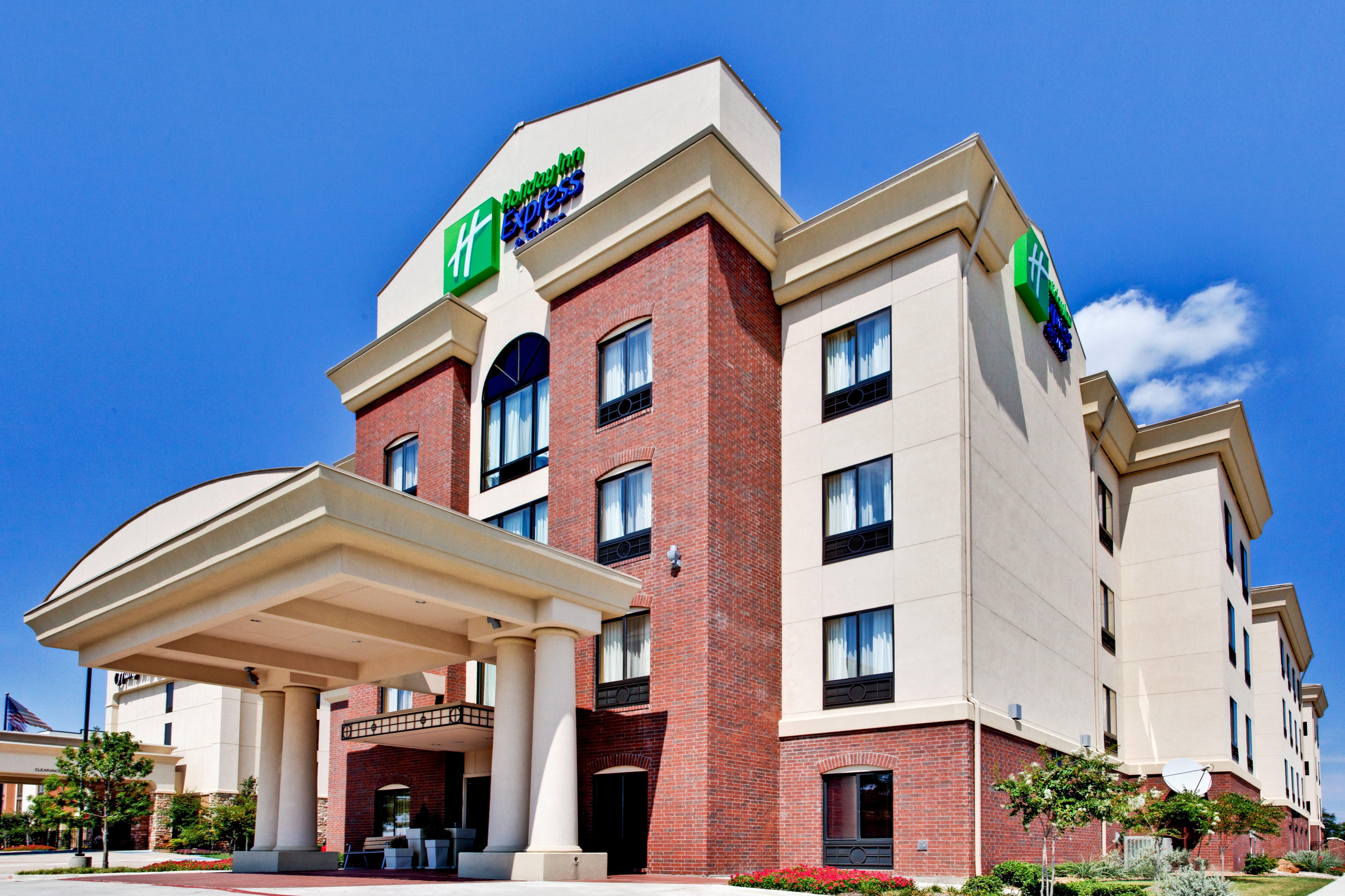 Holiday Inn Express Hotel & Suites Dfw West - Hurst By Ihg Exterior photo